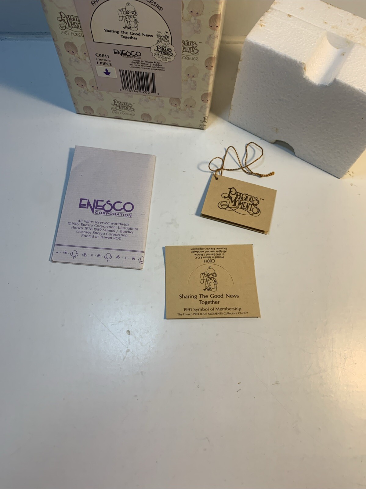 Precious Moments 1991 Symbol of Membership SHARING THE GOOD NEWS TOGETHER C0011