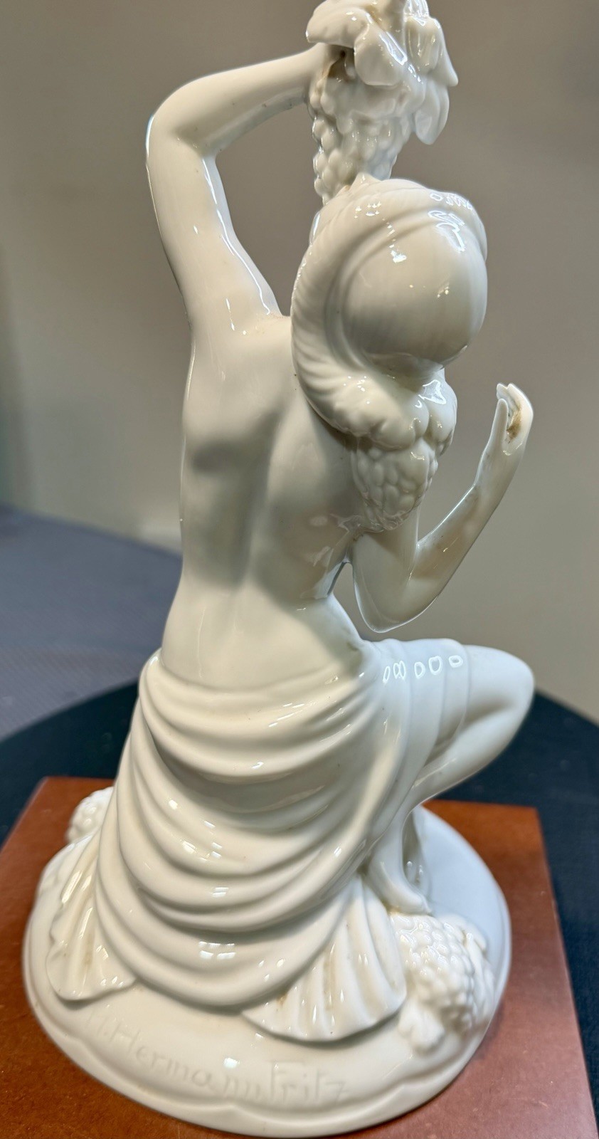 Rare Art Deco Fraureuth Porcelain Woman Eating Grapes Naked Sculpture Circa 1926
