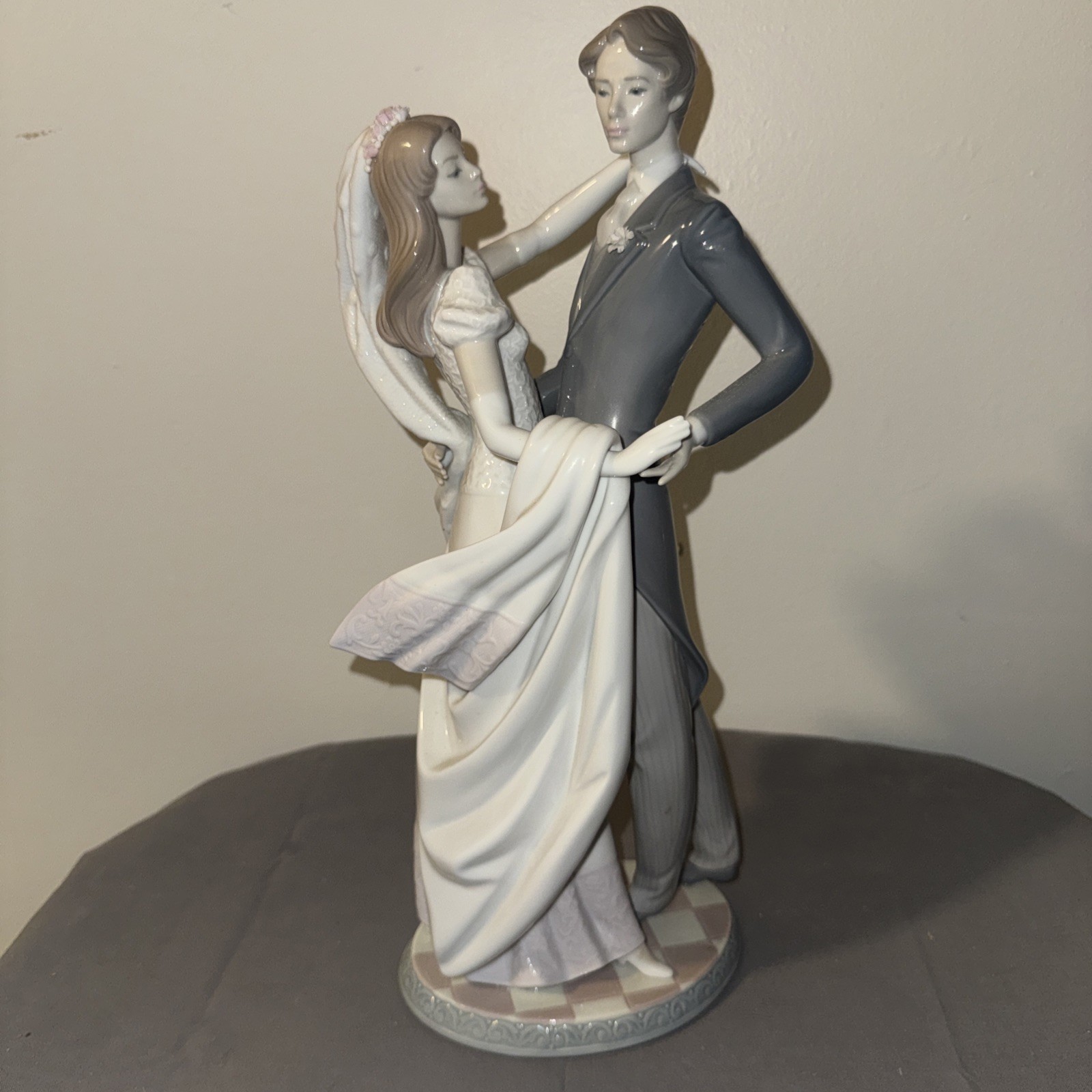 Lladró I Love You Truly Couple Porcelain Figurine #1528 from 1986