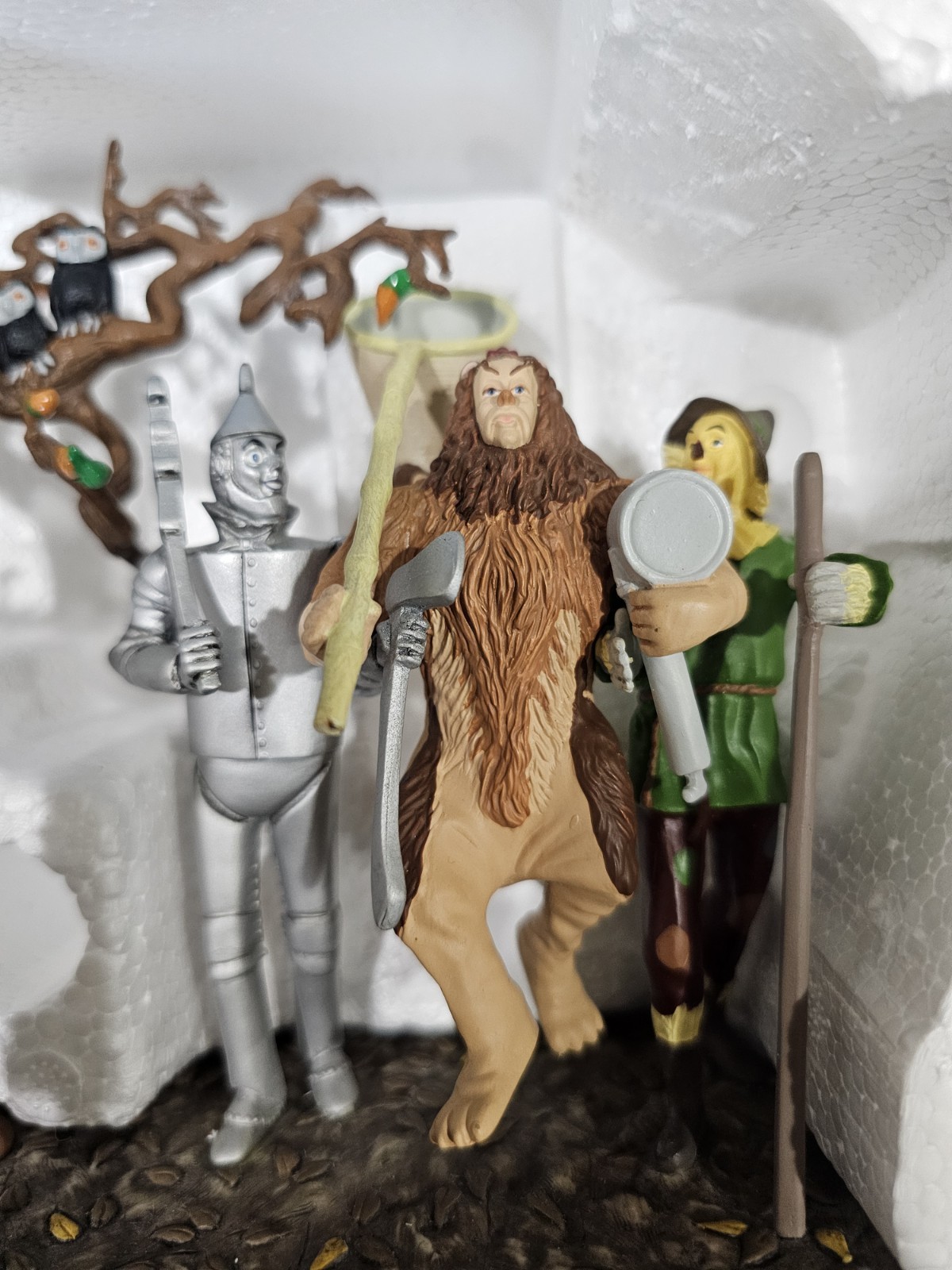 NRFB NEW WIZARD OF OZ “THE SPOOKY FOREST” FIGURINE (#59362)