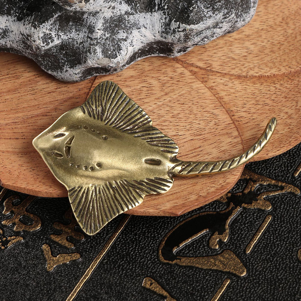 New Brass Devilfish Statue Small Fish Animal Ornament Toys Desktop Decoration