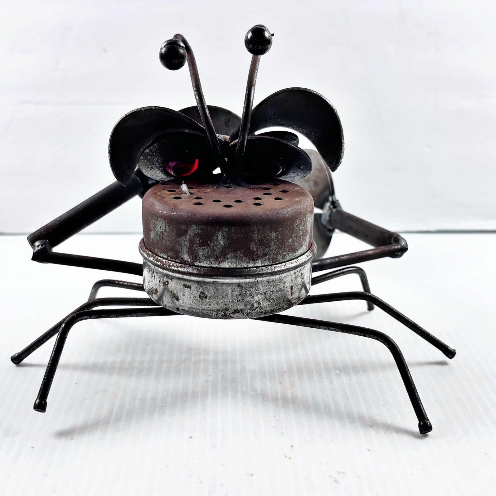 CRAB Metal Sculpture Figurine RED Glass Marble Eye Rustic Indoor Outdoor Garden