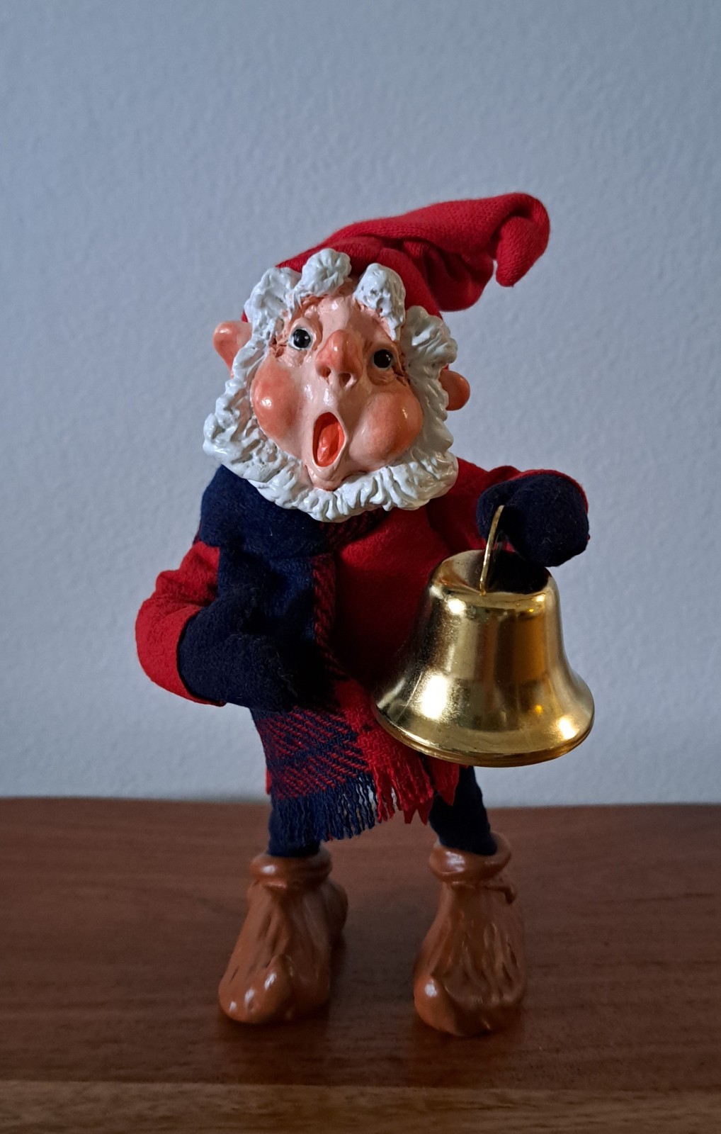 NIB Simpich Character Dolls “DING-A-LING” Elf Holding Gold Bell 6″ Tall