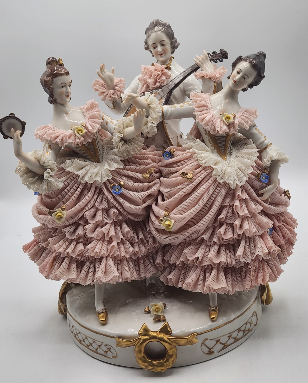 Lg. Antique Dresden Lace Franz Witter Figurine 3 Figures Dancing Pink 9″×9.5″