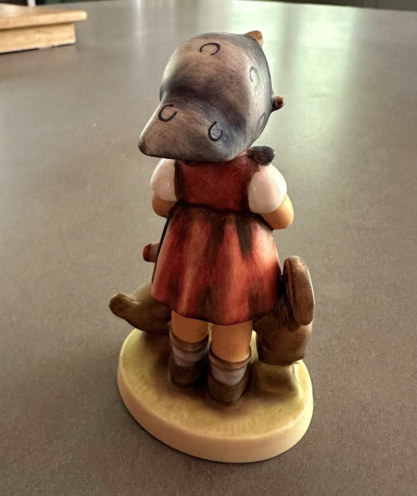 Goebel Hummel 4 1/2″ Figurine “Feeding Time” 199/0 1960s