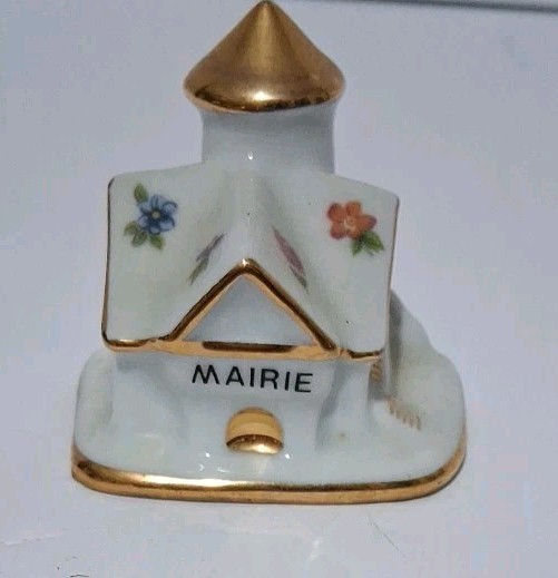 Limoges Porcelain Mairie City Hall Figurine 2.5 IN High 2 IN Wide White And Gold