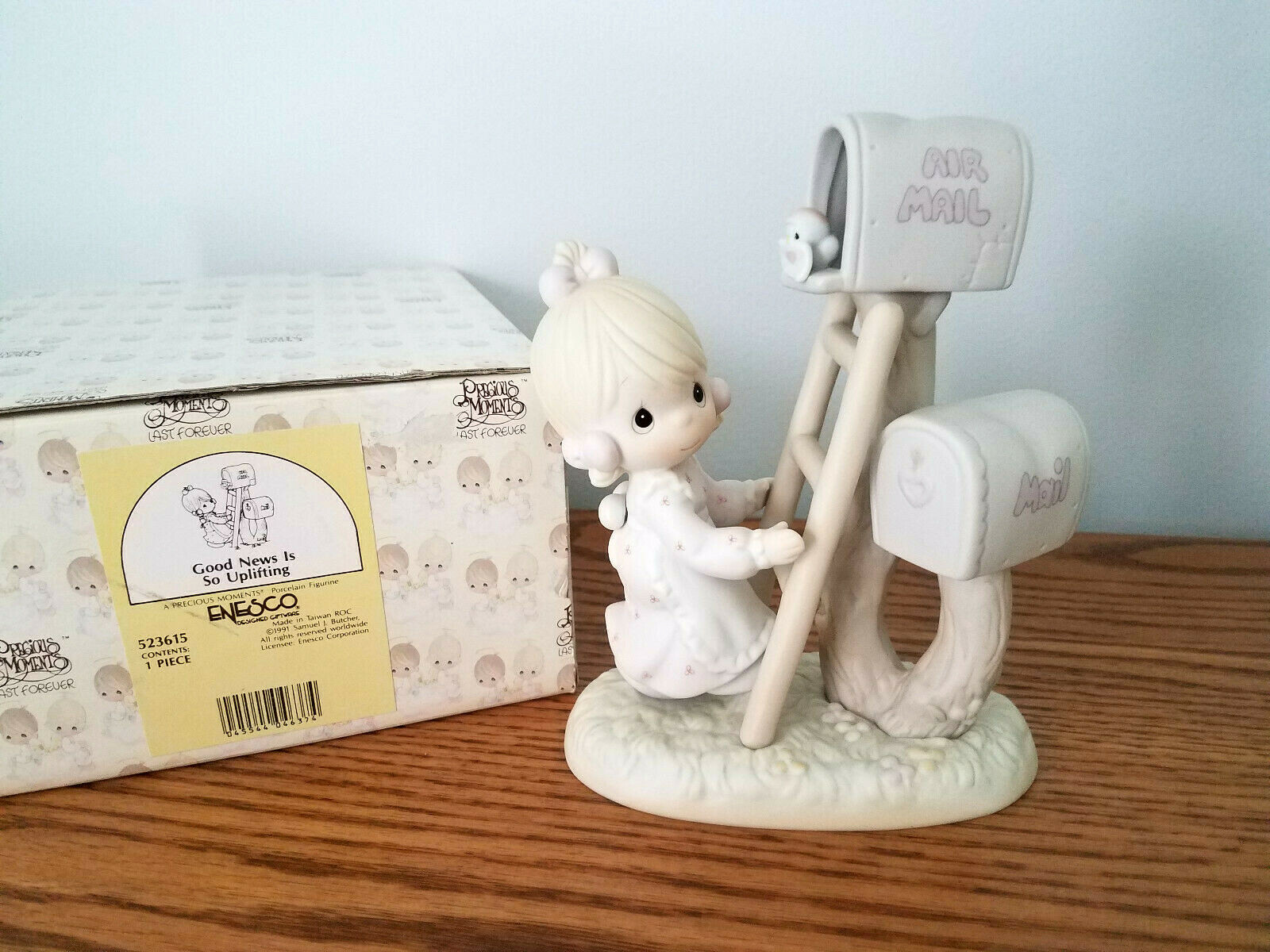 Precious Moments Good News Is So Uplifting 523615 Girl and mailboxes
