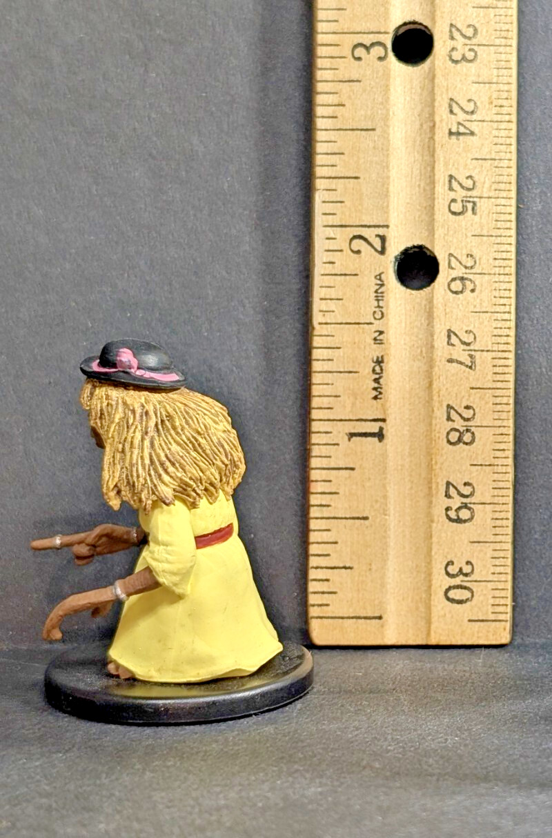 E.T. In Yellow Dress 1.75″ Figurine 2012 Universal WizKids NECA *No Box*