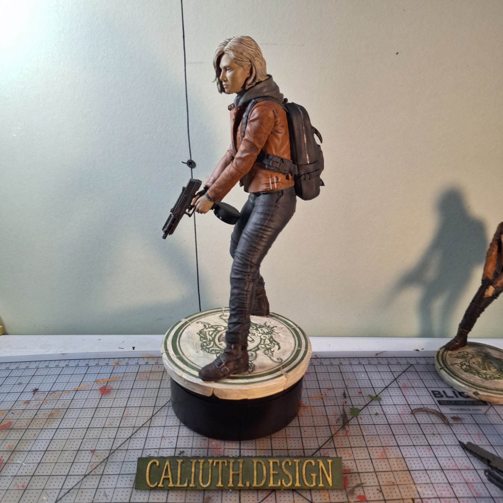 Grace Ashcroft Figurine Resident Evil Hand Painted Model / DIY Kit 11 pcs