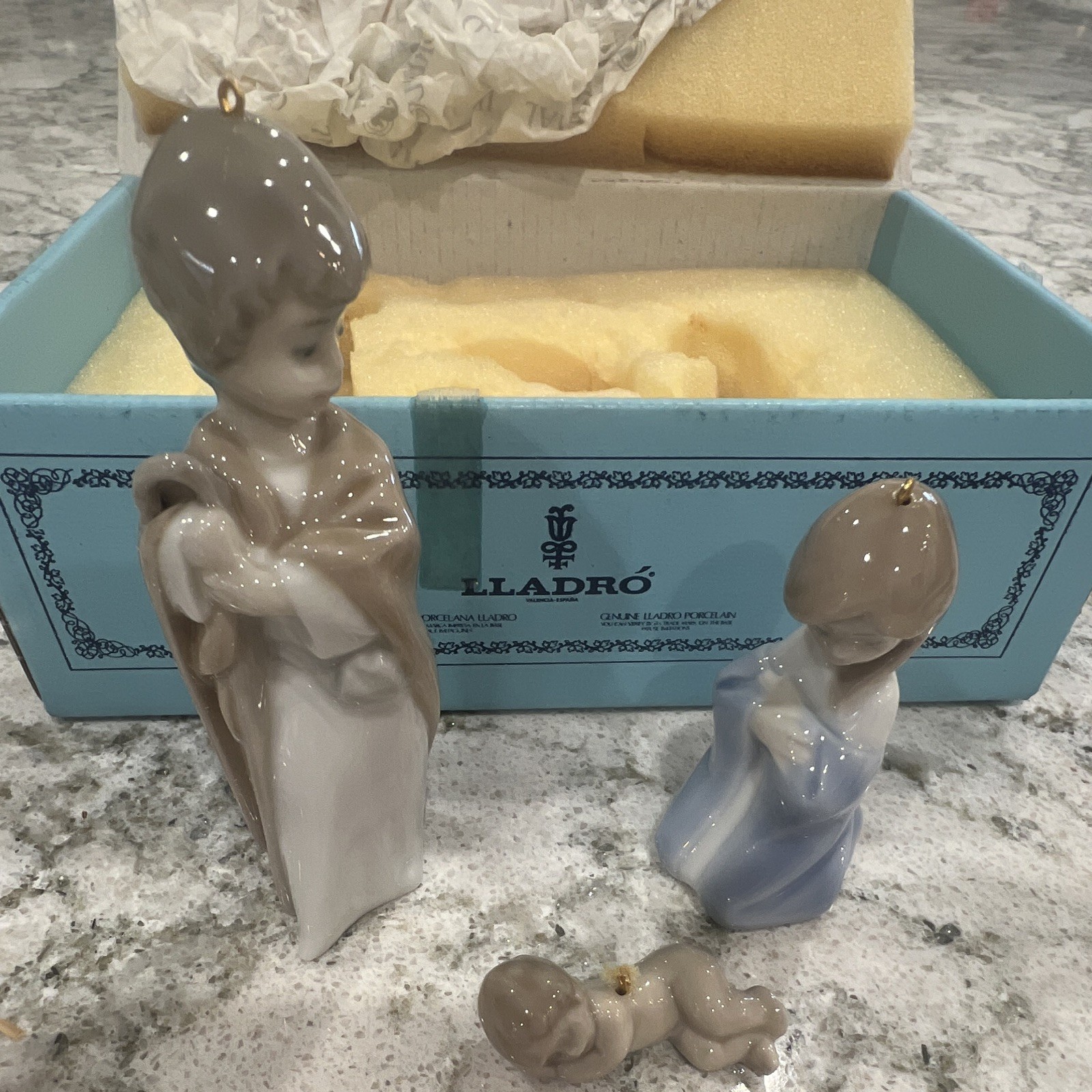 Lladro “Mini Sagrada Familia” Holy Family Nativity Ornament Set (#5657) Boxed