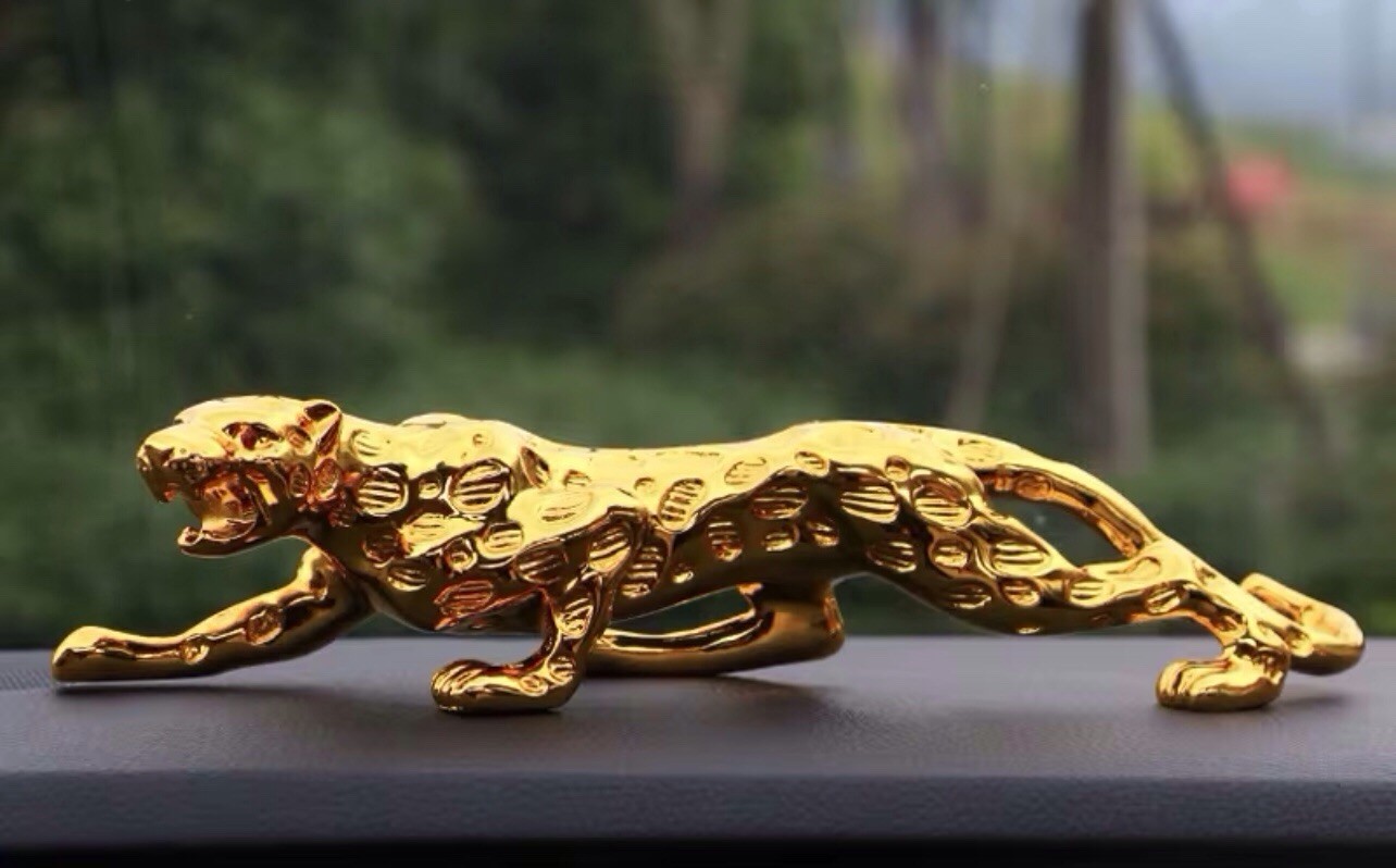 Luxury Gold Leopard Statue