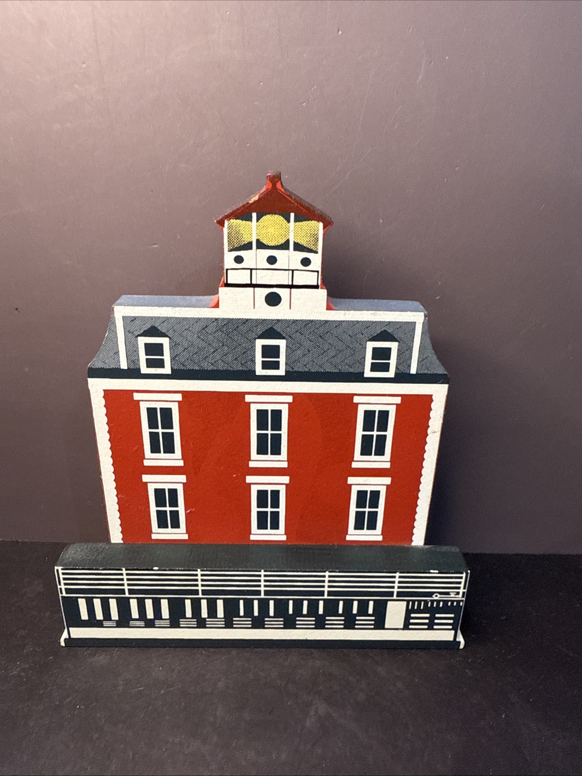 Sheila’s Wood Figurine, NEW LONDON LEDGE LIGHT, New London, Connecticut, 1993