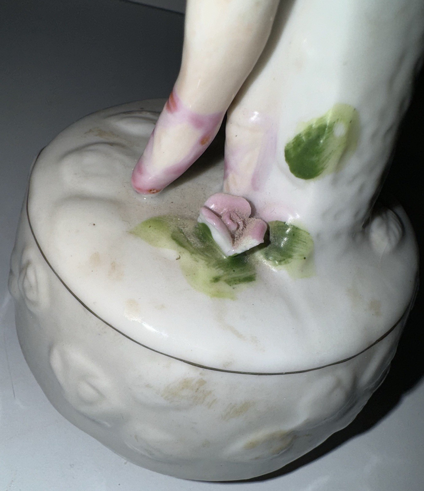 Vintage Porcelain Ballerina Music Box 6″ Figurine Plays Swan Lake Rotating Pink