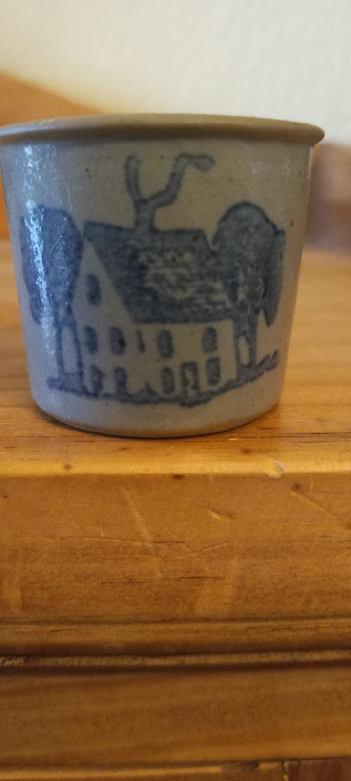 Miniature Blue/Tan Crock featuring a Quaint Cottage 1 1/2″ tall Glossy Finish