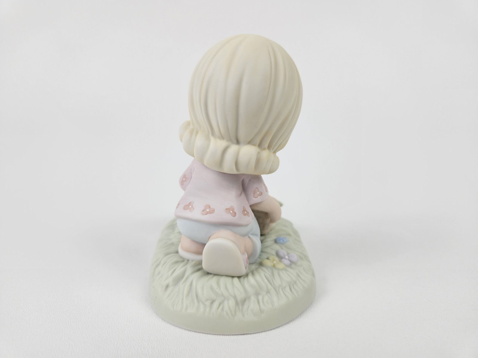 Precious Moments 2007 It Only Takes A Moment To Show You Care CC790001 Girl Bird