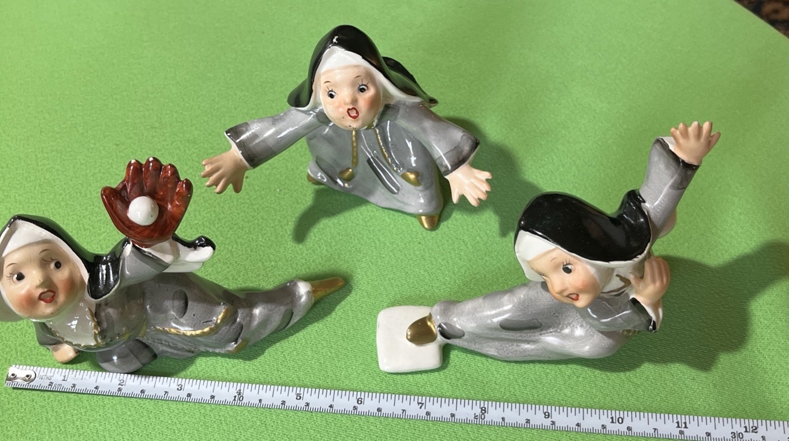 Vintage 3 NUNS PLAYING BASEBALL Thames Japan Figurine Set 1950s