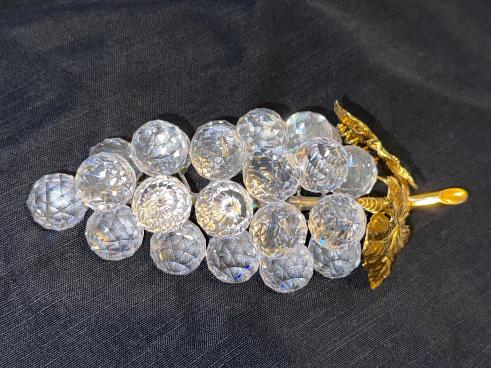 Swarovski Crystal Sparkling Fruit (23) Grapes w/Gold Leaves/Vines Rhodium Stem