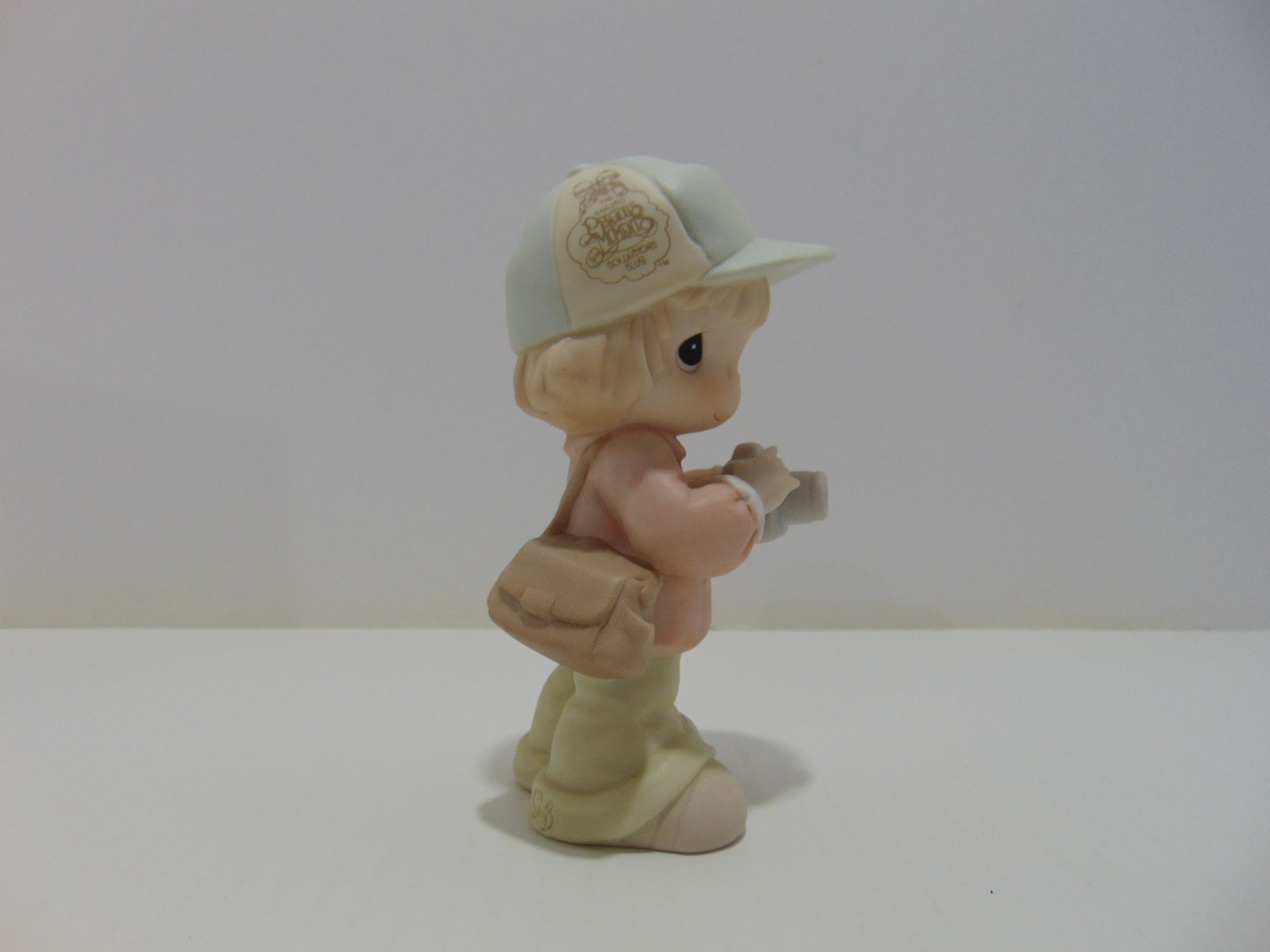 Precious Moments Focusing In On Those Precious Moments C0018 1997 Box (A)