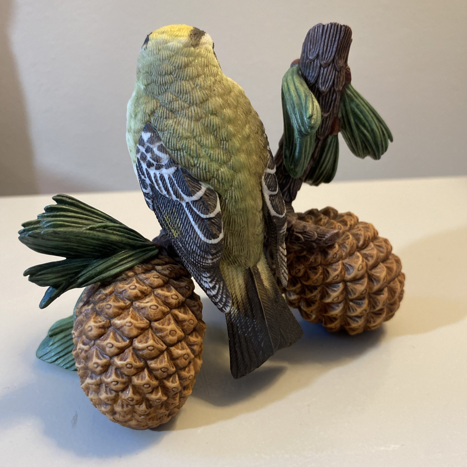 Lenox Garden Birds Figurines Female Kinglet 1995 Taiwan Pinecone Branch