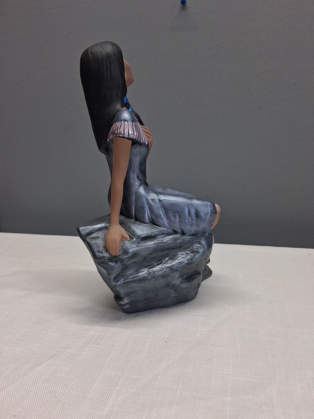 9 1/2″ Ceramic Indian Native American Woman In Blue Dress