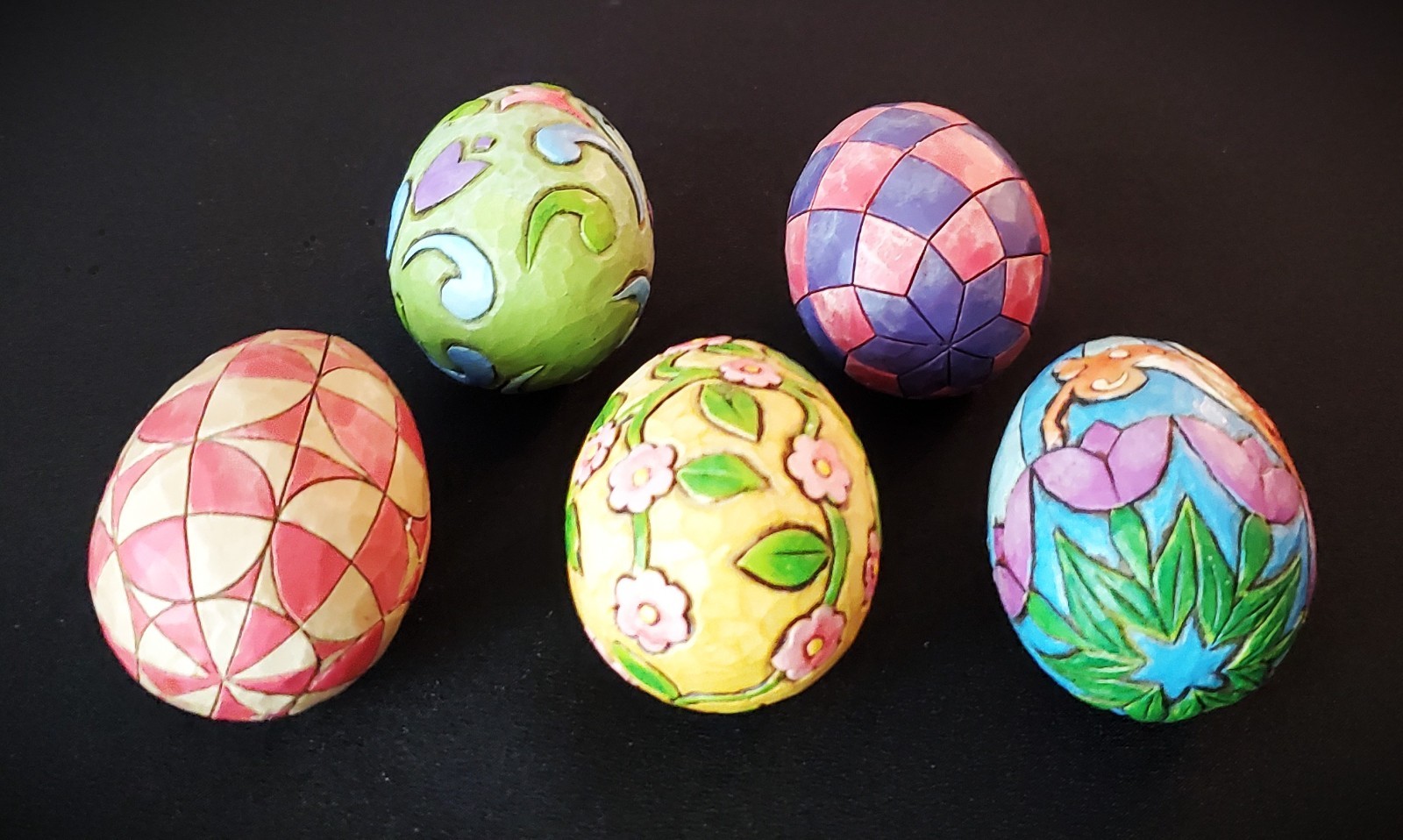 Jim Shore Heartwood Hunting Eggs Finding Joy Easter Basket with Eggs 4007945