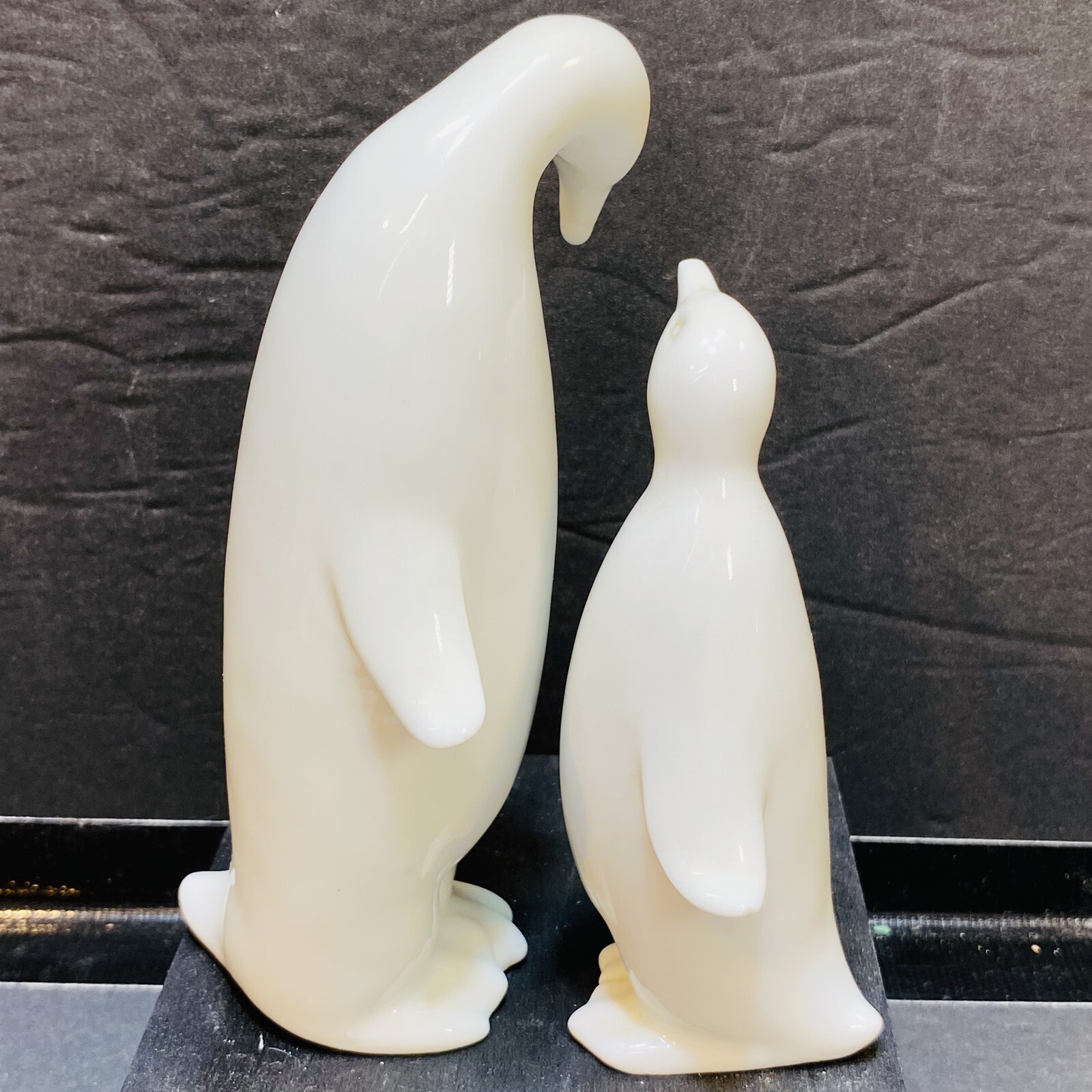 Crowning Touch Penguin Pair White Figurines Japan Porcelain Parent And Child Vtg