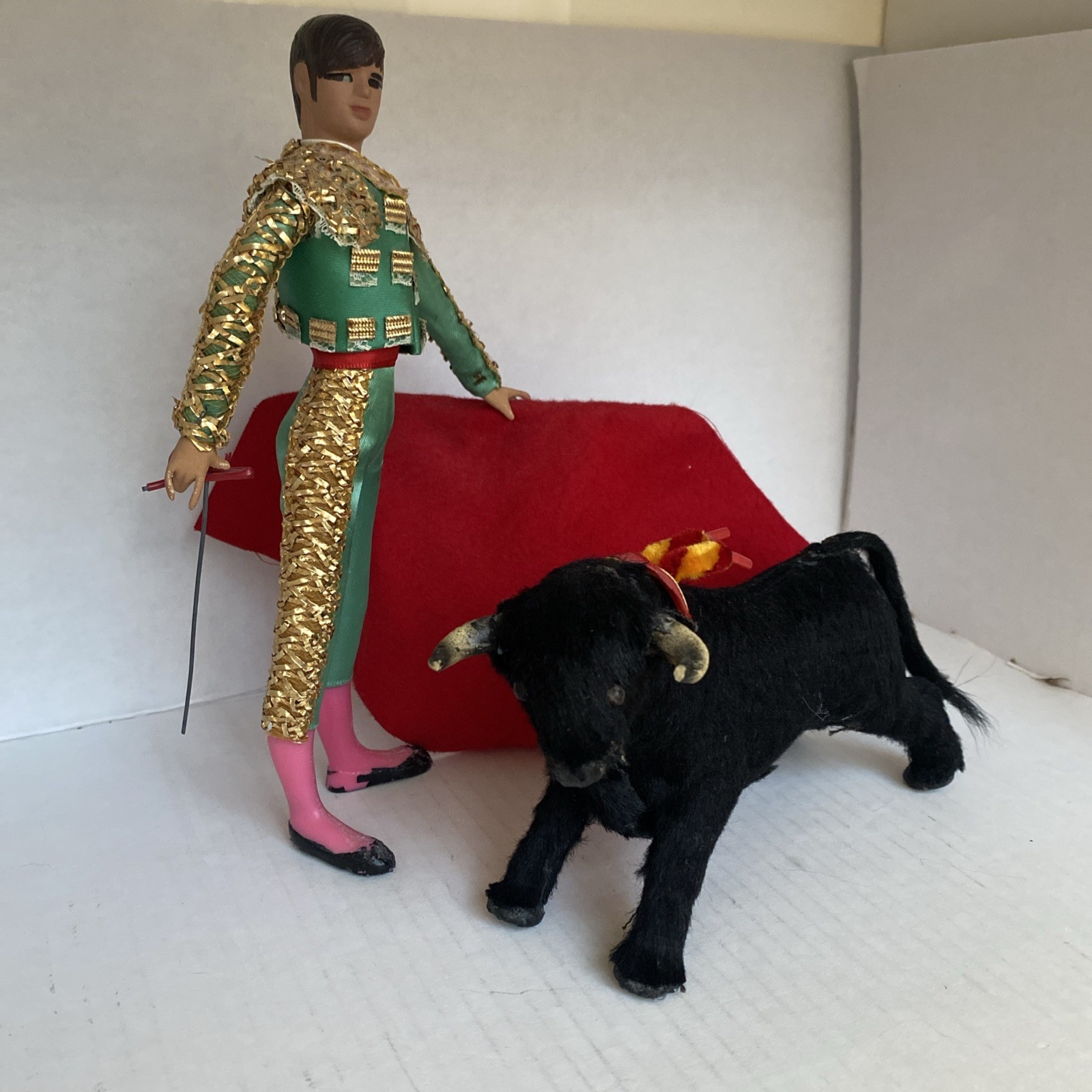 Vintage Spain Matador Bull Fighter Man and Bull Figurine – Unknown Make – Neat!