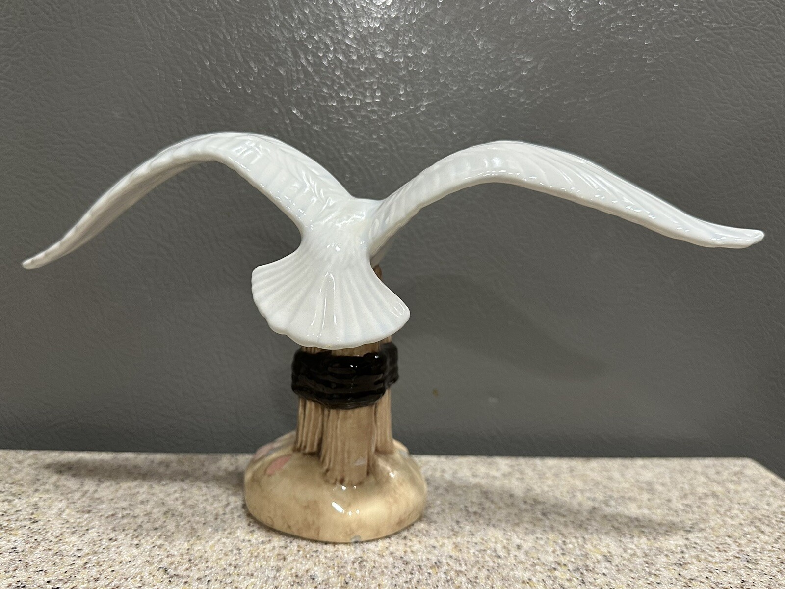 Seagull Bird Beach Nautical Figurine Hand Painted Ceramic Piece 5″x9″ Wingspan