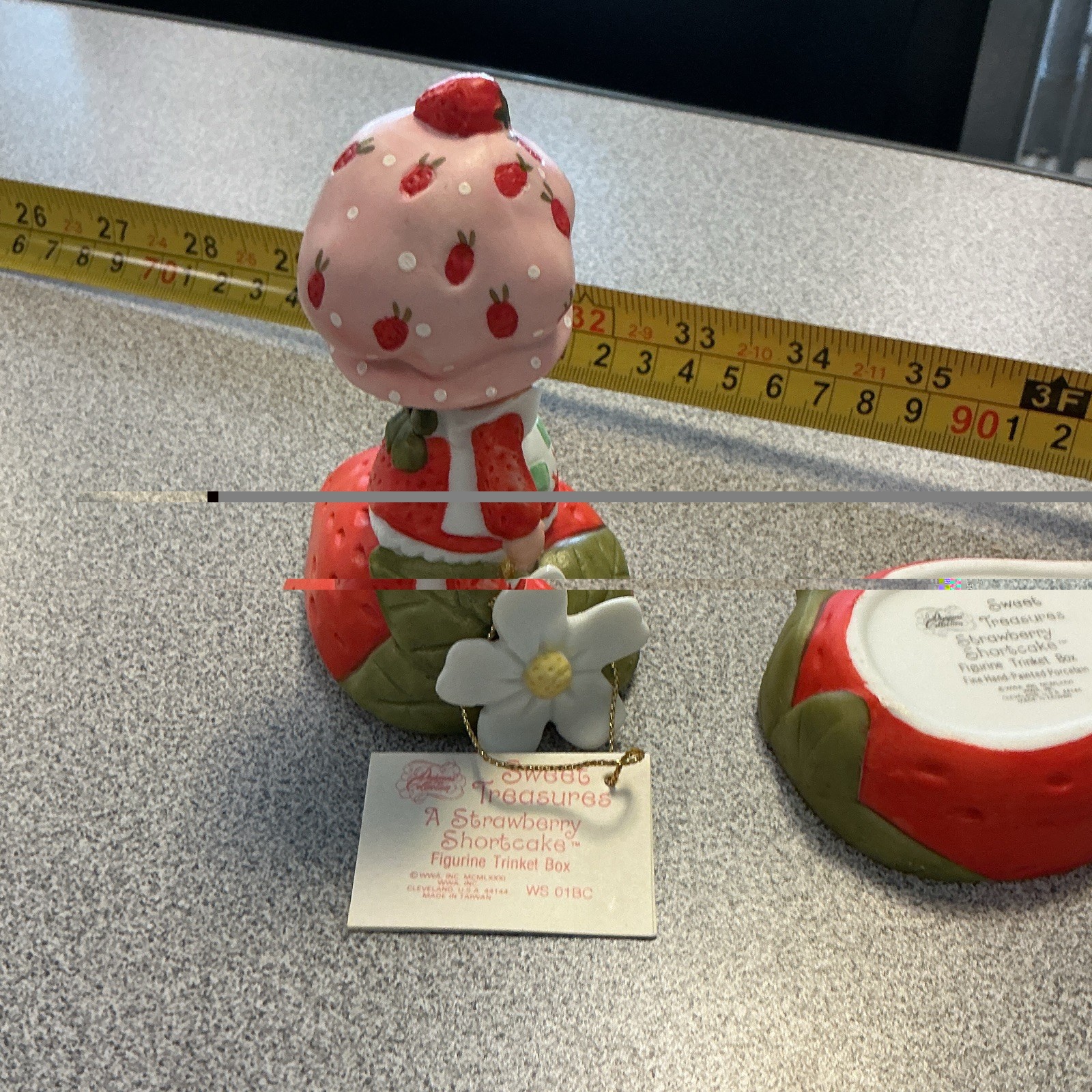 Sweet Treasures Strawberry Shortcake Figurine Trinket Box Ceramic Hand Painted