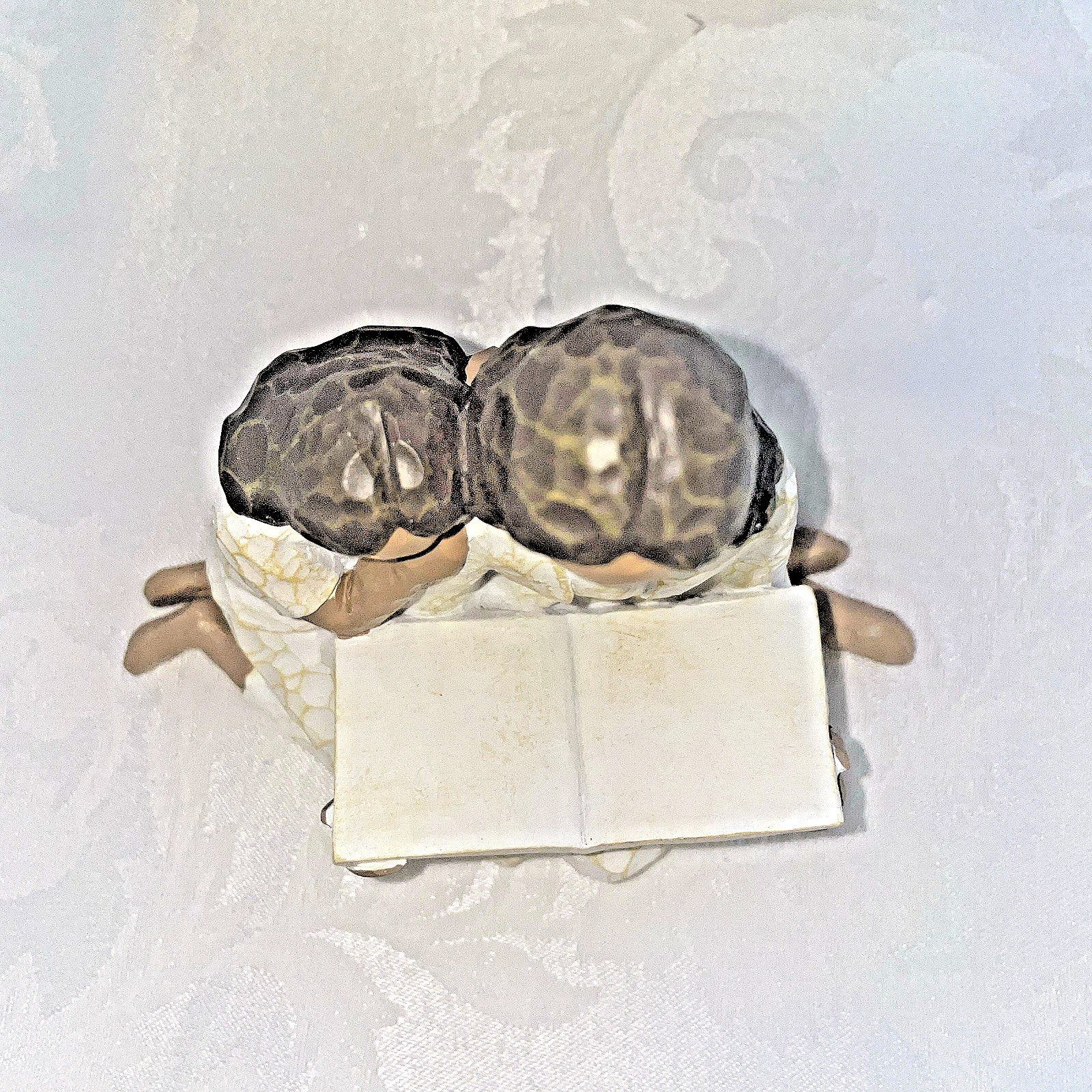 ALVABABY FAMILY LOVE FIGURINE – MOTHER & DAUGHTER