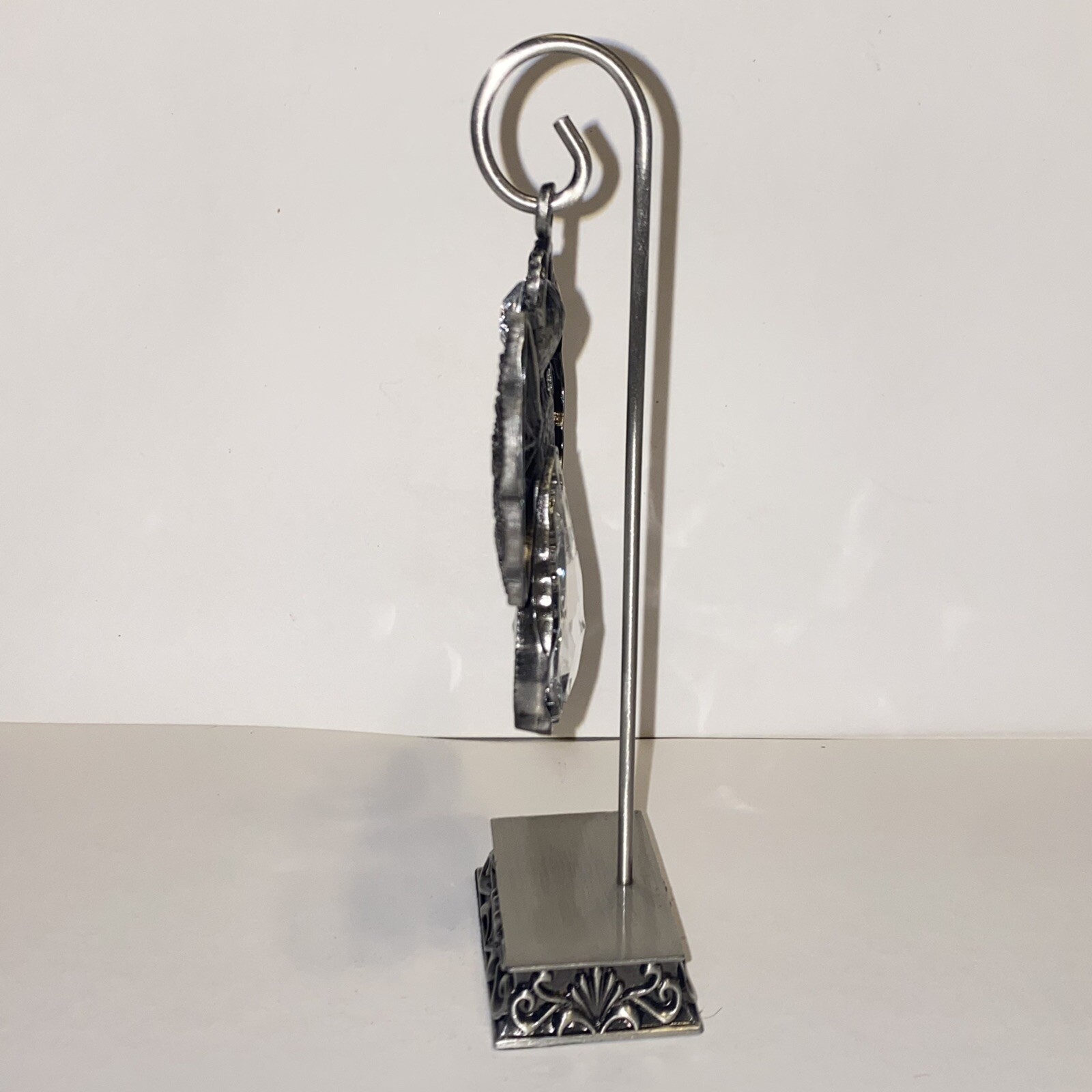 Cracker Barrel Exclusive Hanging Angel with Decorative Silver Metal Stand