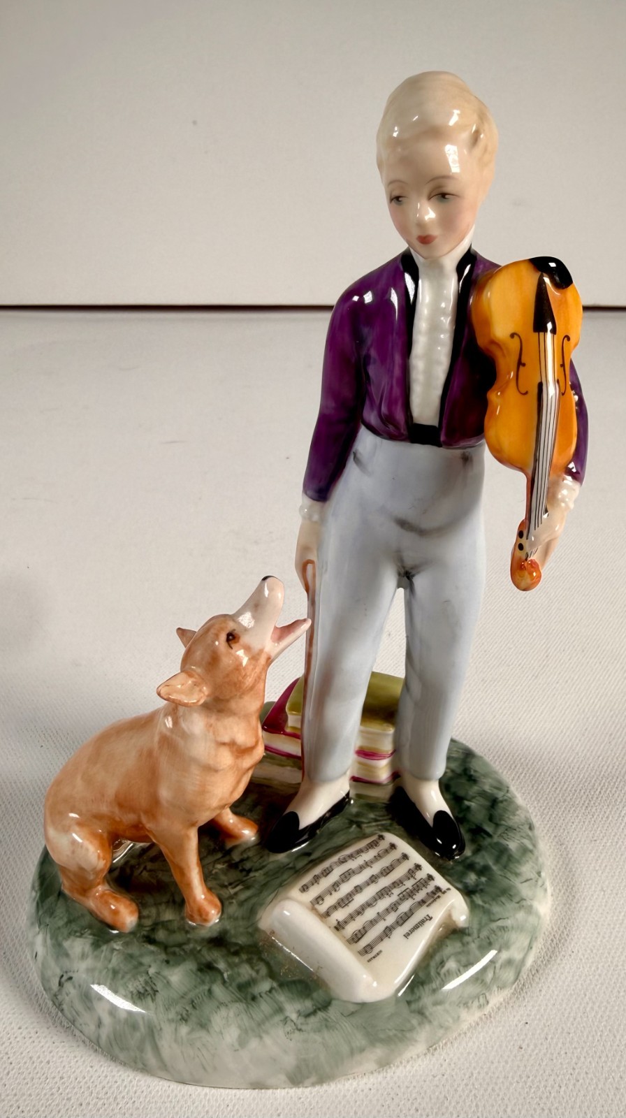 Royal Doulton The Young Master HN2872 Figurine 1979 Boy with Violin Dog England