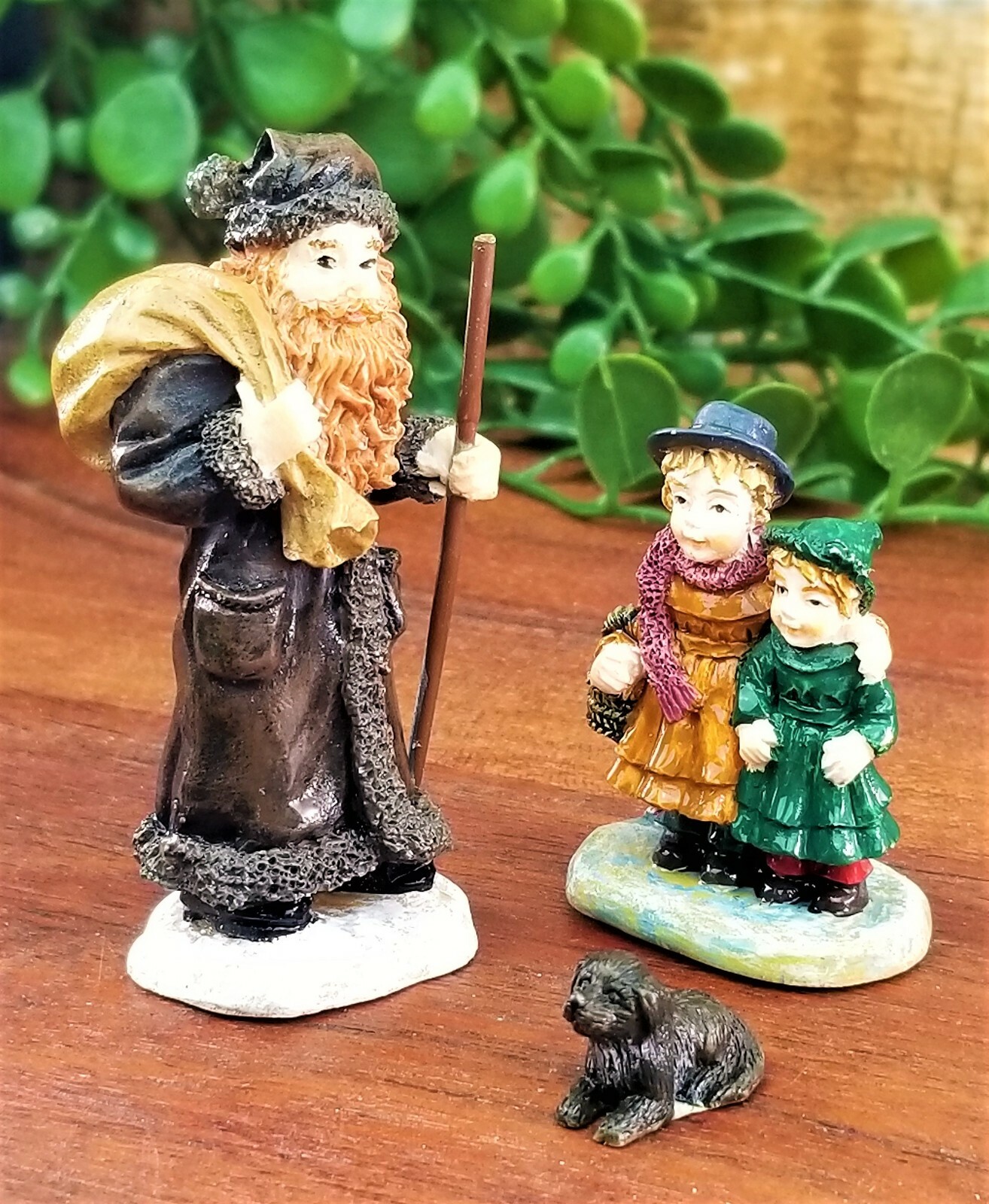 Lang & Wise Folk Villages Joy of Christmas Father Xmas Children Labrador Dog NOS