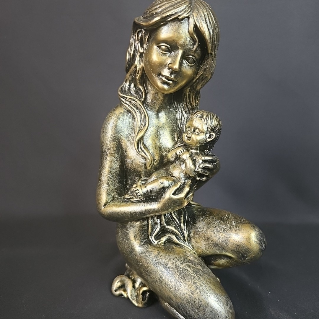 Mother And Baby Resin Figure