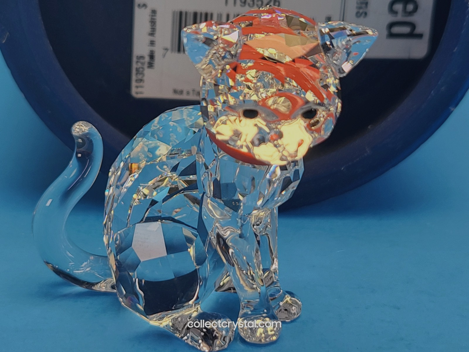 SWAROVSKI MOTHER CAT SITTING, # 1193526 RED COLLAR Signed by Designer