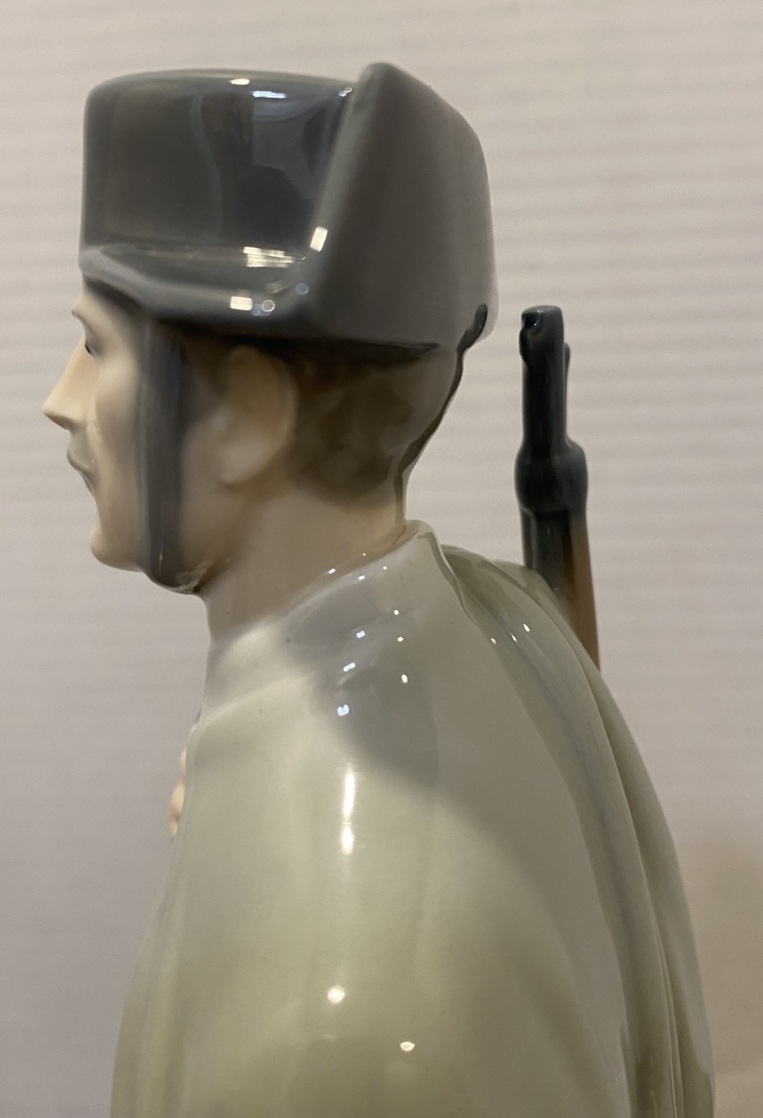 Lladro Vintage La Guardia Civil Spanish Soldier Porcelain Figurine #4889 NO BOX