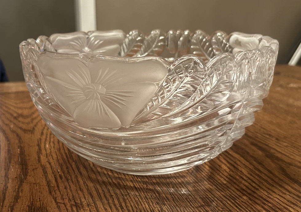 24% Lead Crystal Swirl Design Frosted Fruit Bowl GERMANY USED CNTG READ FAST SHI