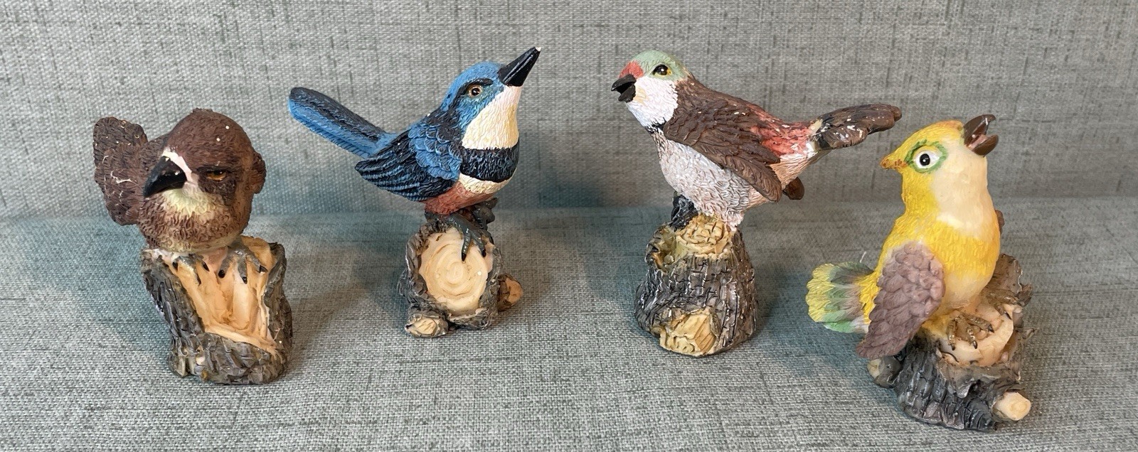 Small Resin Birds on Logs Figurine Set of 4 Approx 3″ Tall