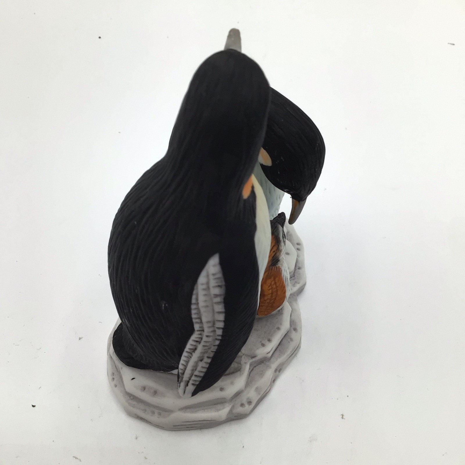 Lefton Nest Egg Collection 06836 Emperor Penguin Family Figurine