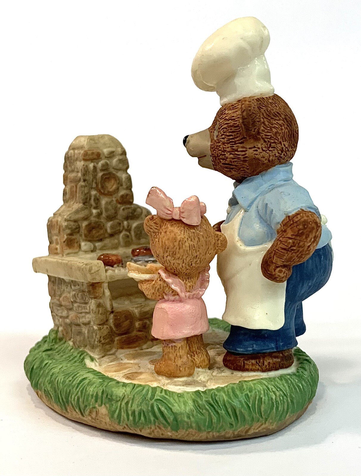 Hallmark Tender Touches Figurine “Bears At BBQ Servin’ Up Smiles” 1991 QEC941-9