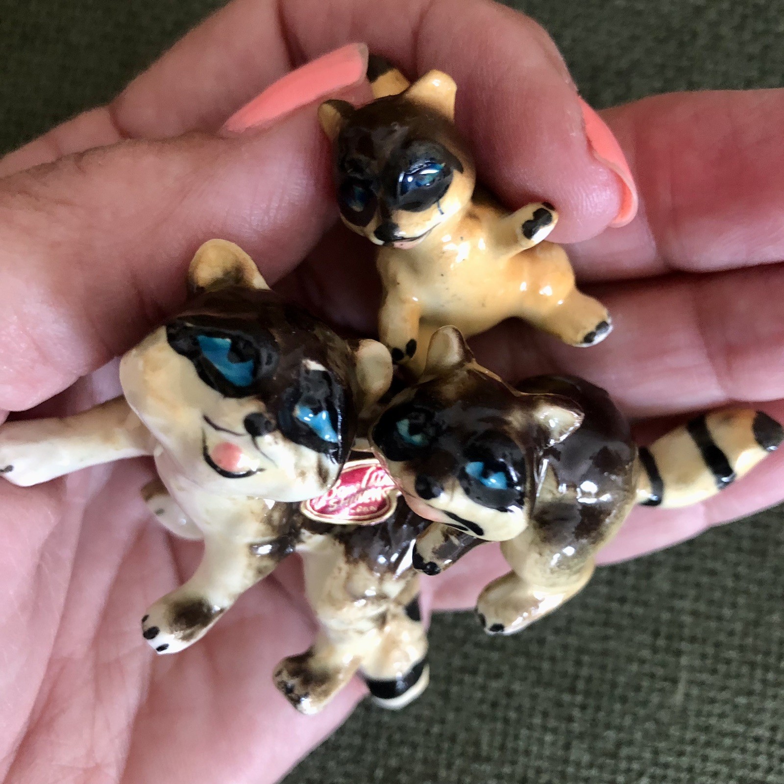 Vintage Shiken Porcelain Raccoon Family Figurine’s – Set of 3 – MCM Japan.