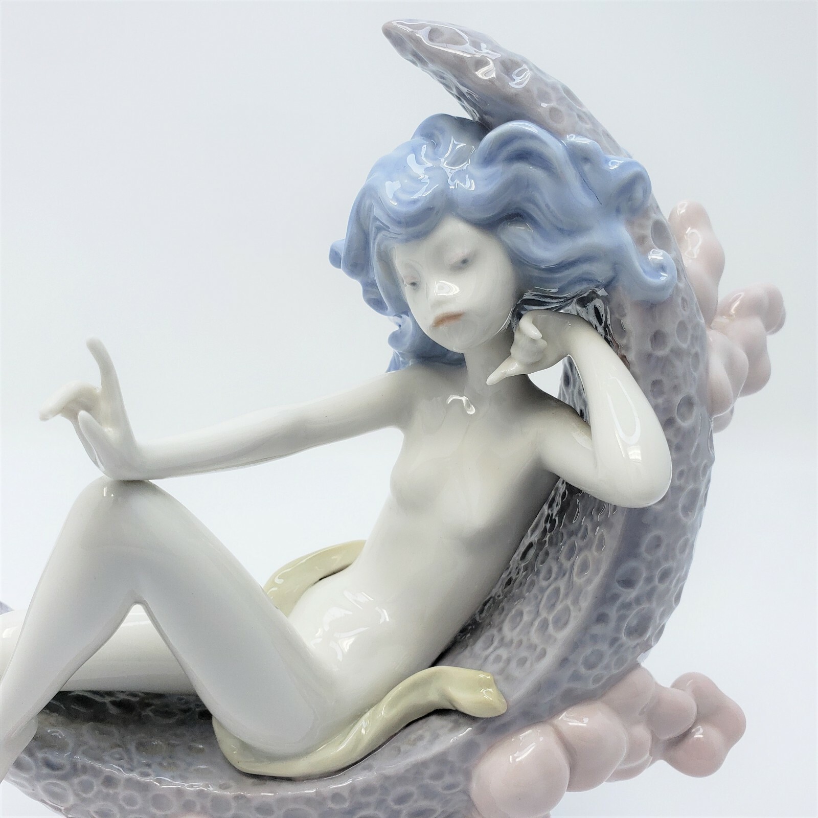 Lladro Moon Glow Girl Lady Woman Sitting on Moon 1436 Retired