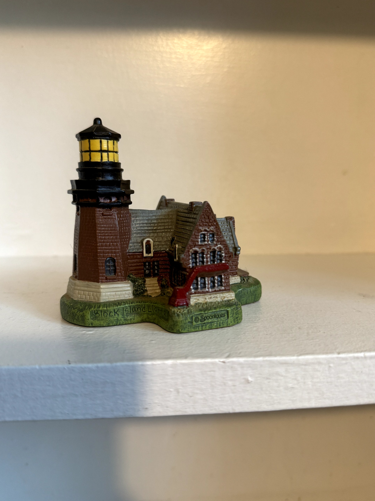 Block Island Lighthouse, RI – Spoontiques Figurine w/ Original Box