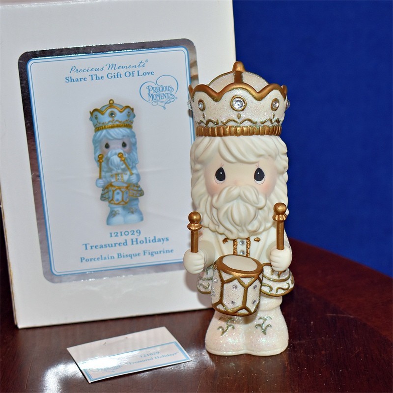 Precious Moments 2011 White & Gold NUTCRACKER ~ TREASURED HOLIDAYS 121029