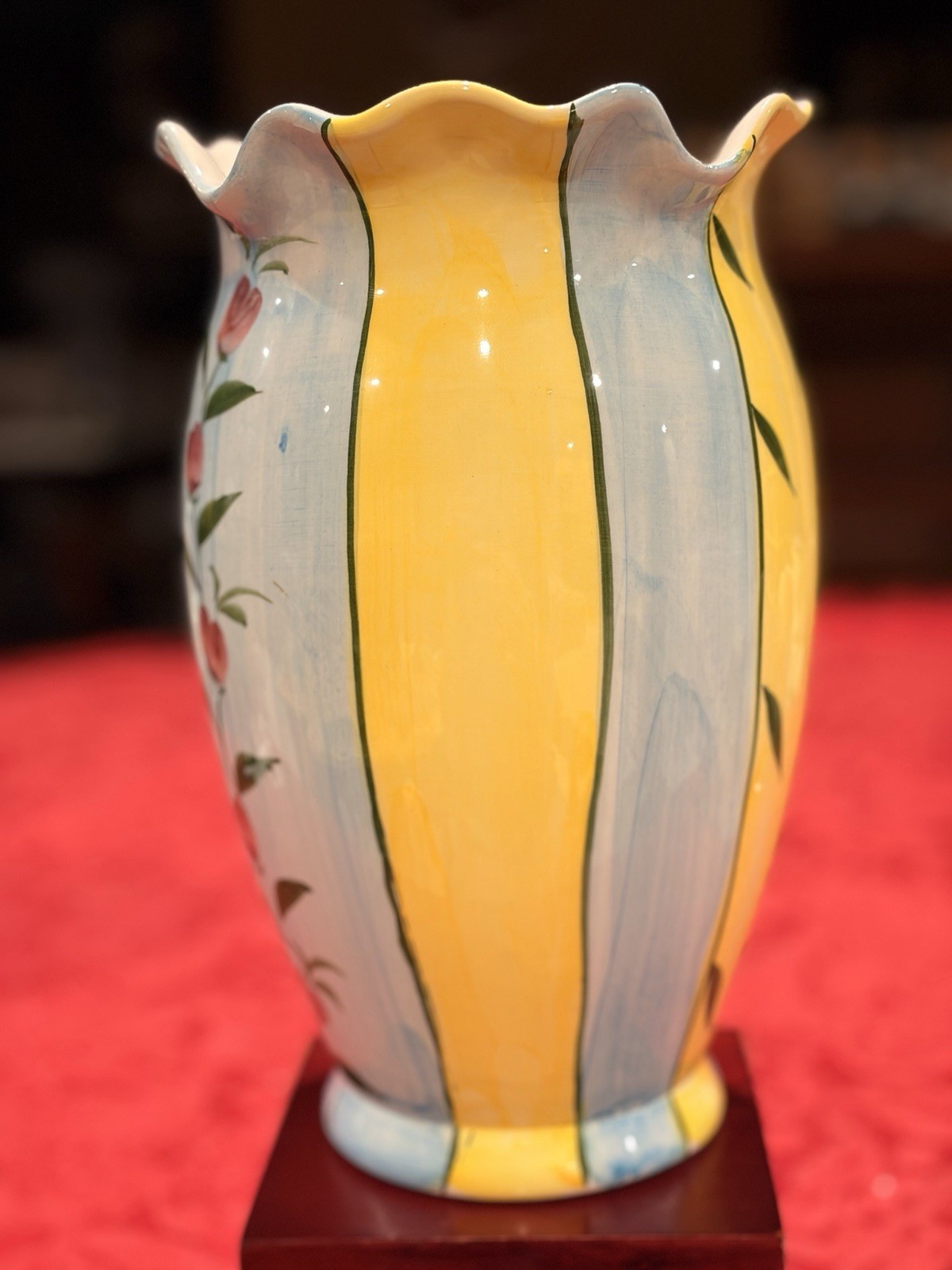 Jay Willfred Andrea by Sadek Vase Portugal Hand Painted Ruffled Signed ex Con