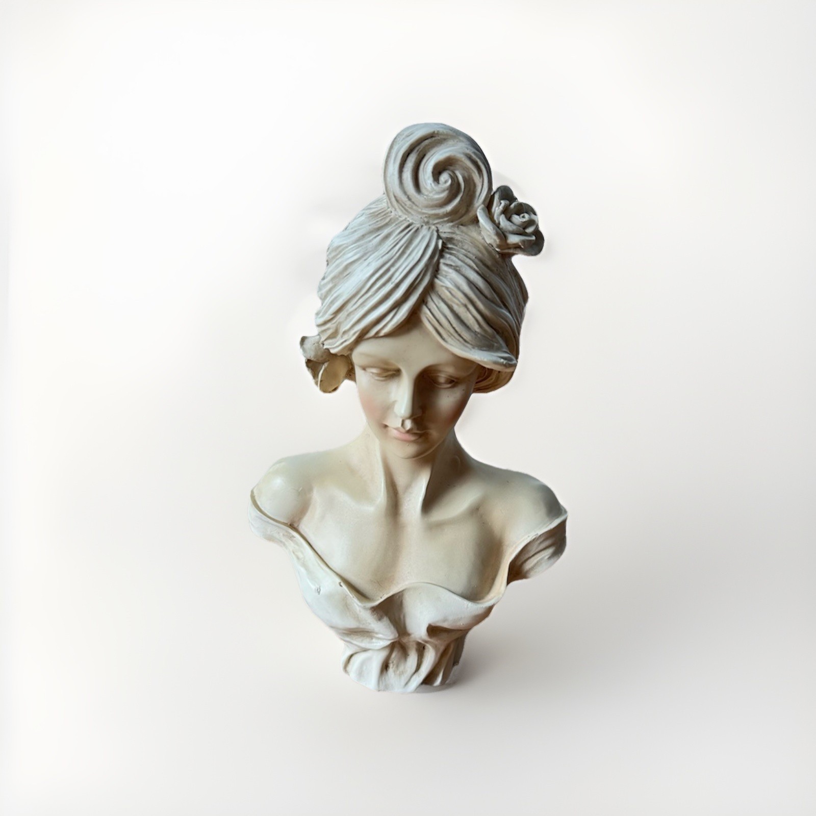 Vintage Style Lady Bust Wall Hanging Resin Sculpture Floral Hair Decor