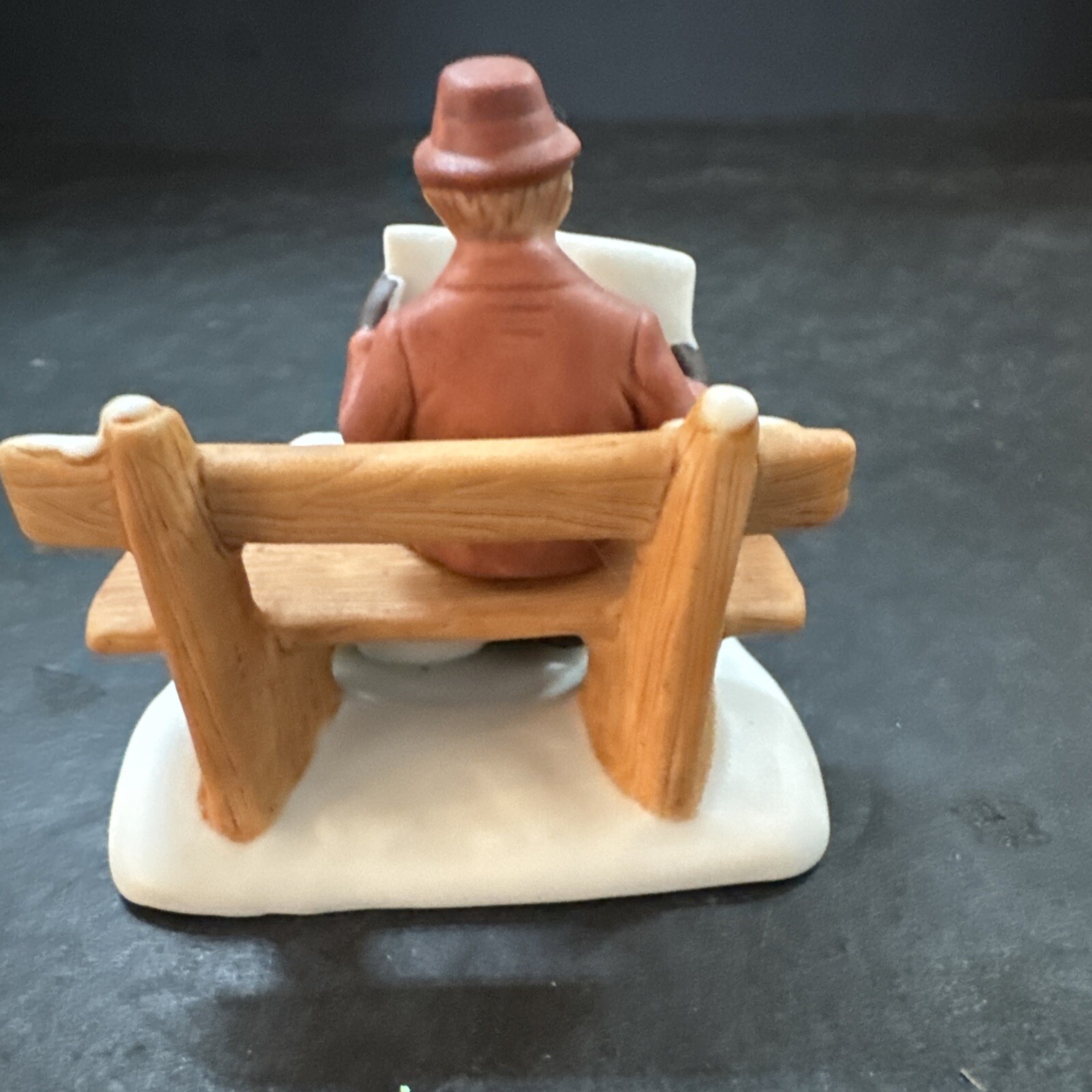 Lefton Colonial Village Christmas Figurine Man Bench w/ Newspaper Dog 00222 1991