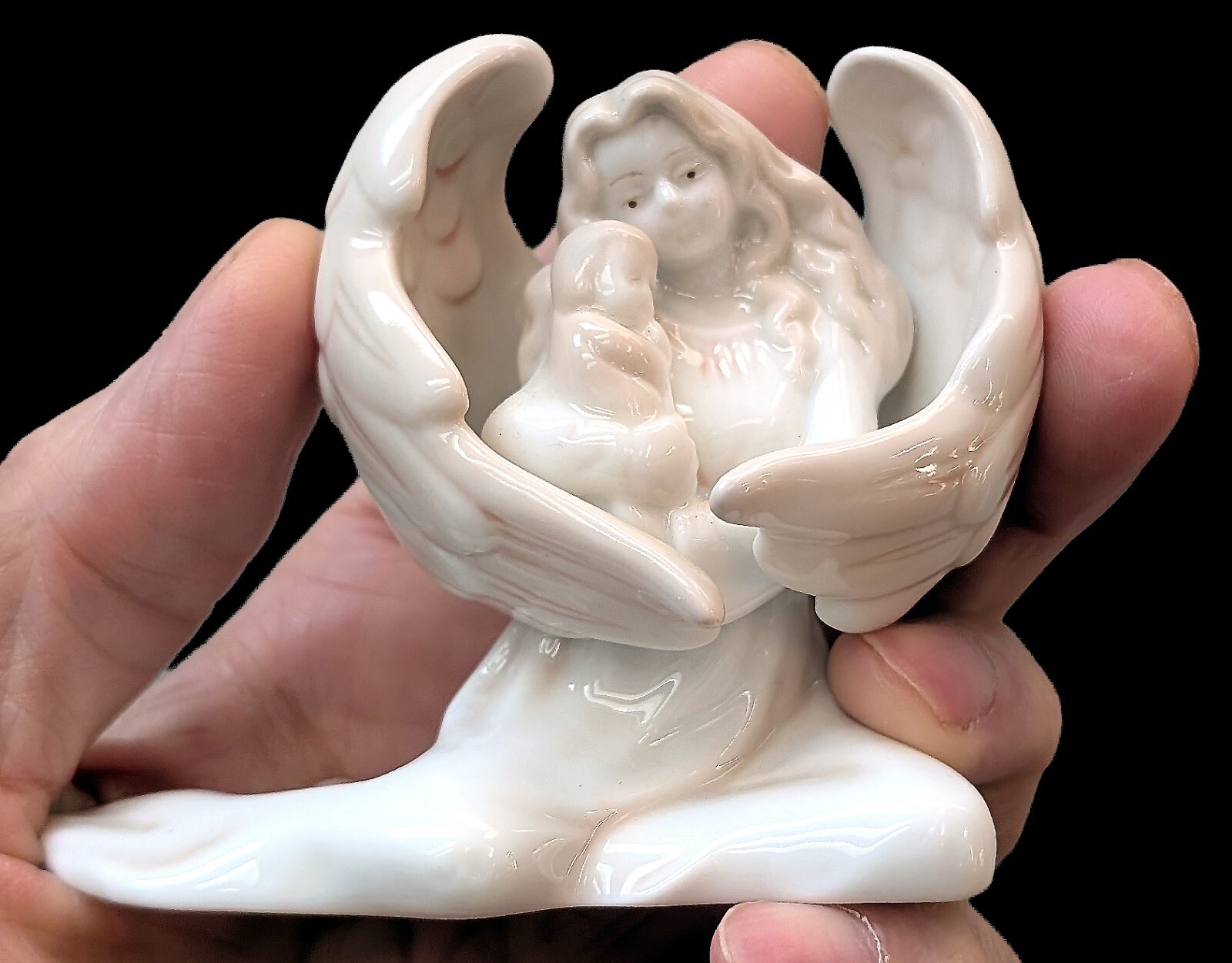 1990 Russ Berrie Porcelain Ceramic Guardian Angel & Baby Figurine Holiday Decor