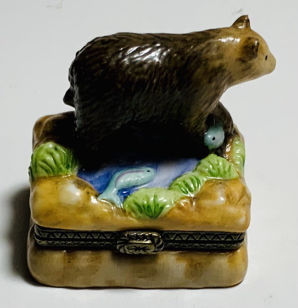 Hinged Trinket Box Foreside Porcelain Brown Bear Fishing In Stream Ex Condition