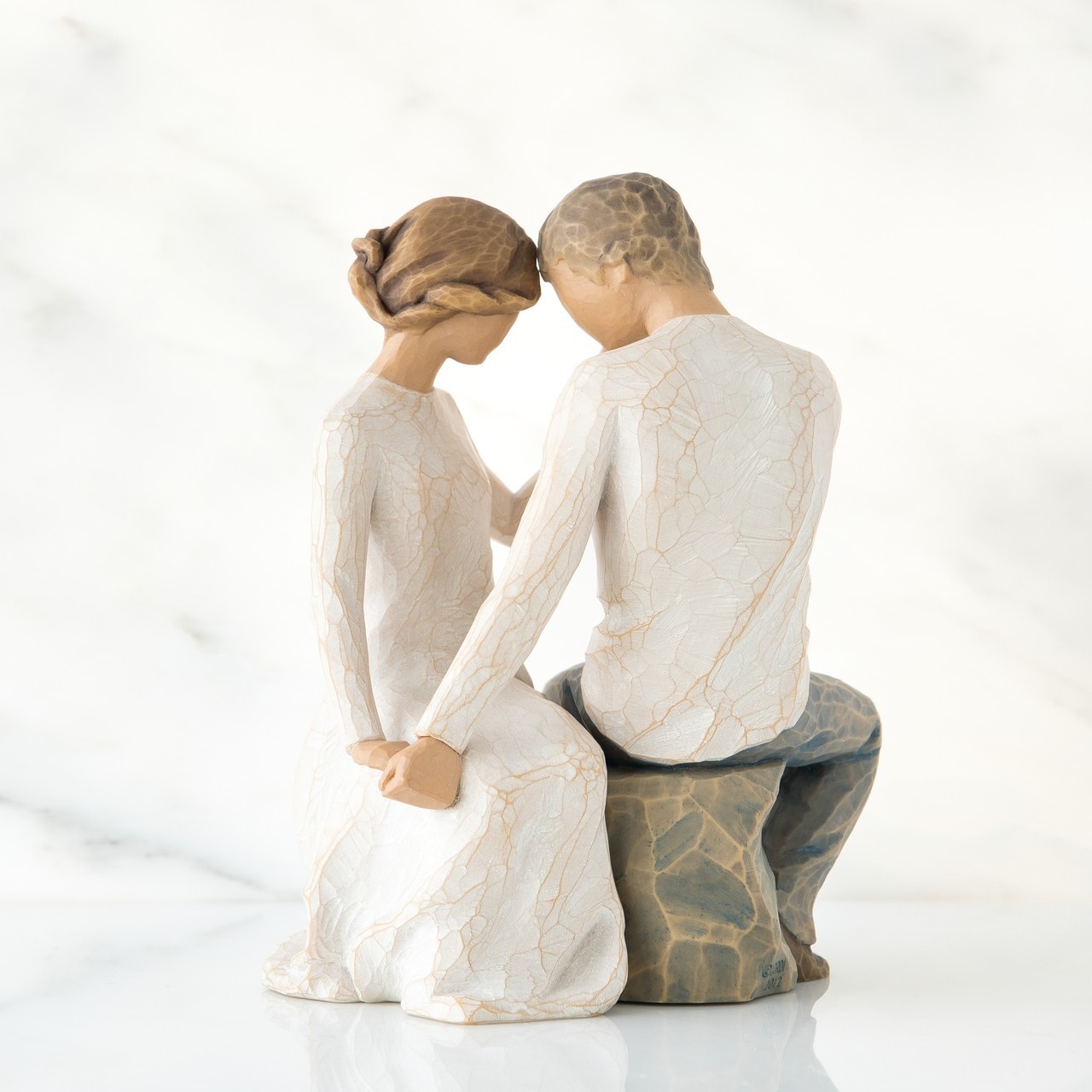Around You sculpted figure by Susan Lordi | Willow Tree